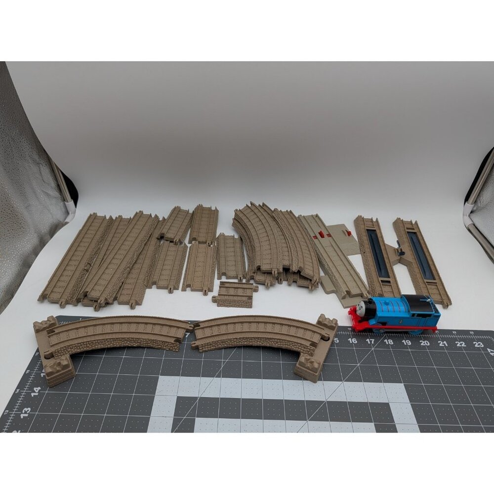 Mattel Thomas‎ Train Friends Motorized Trackmaster Tan Tracks Lot of 22